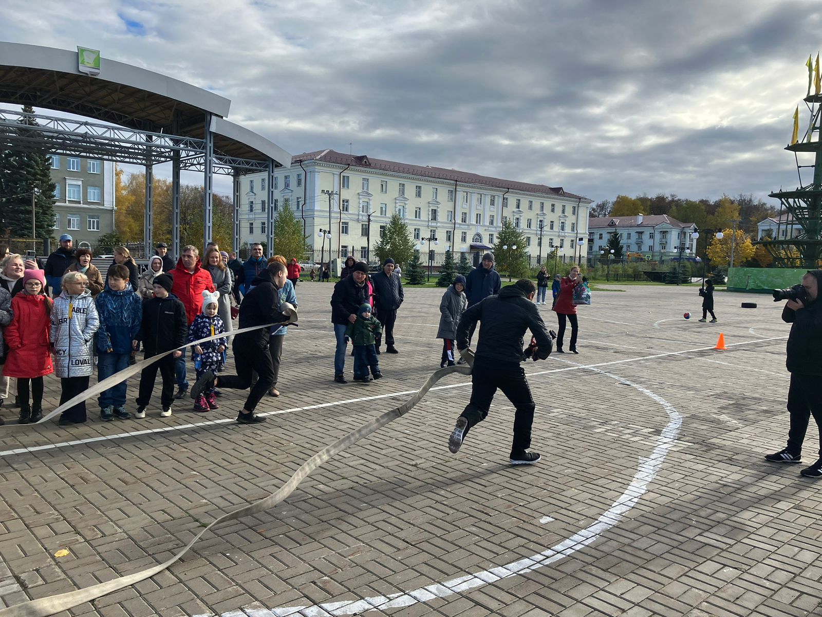 В честь Дня отца на «Аванград» провели мероприятие с участием зеленодольских пожарных