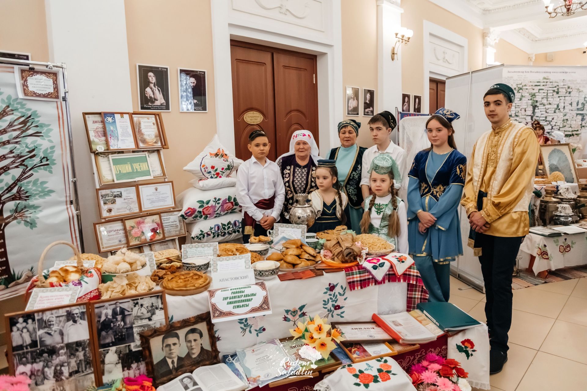 В Зеленодольске прошел зональный этап конкурса «Эхо веков в истории семьи — Без тарихта без эзлебез»