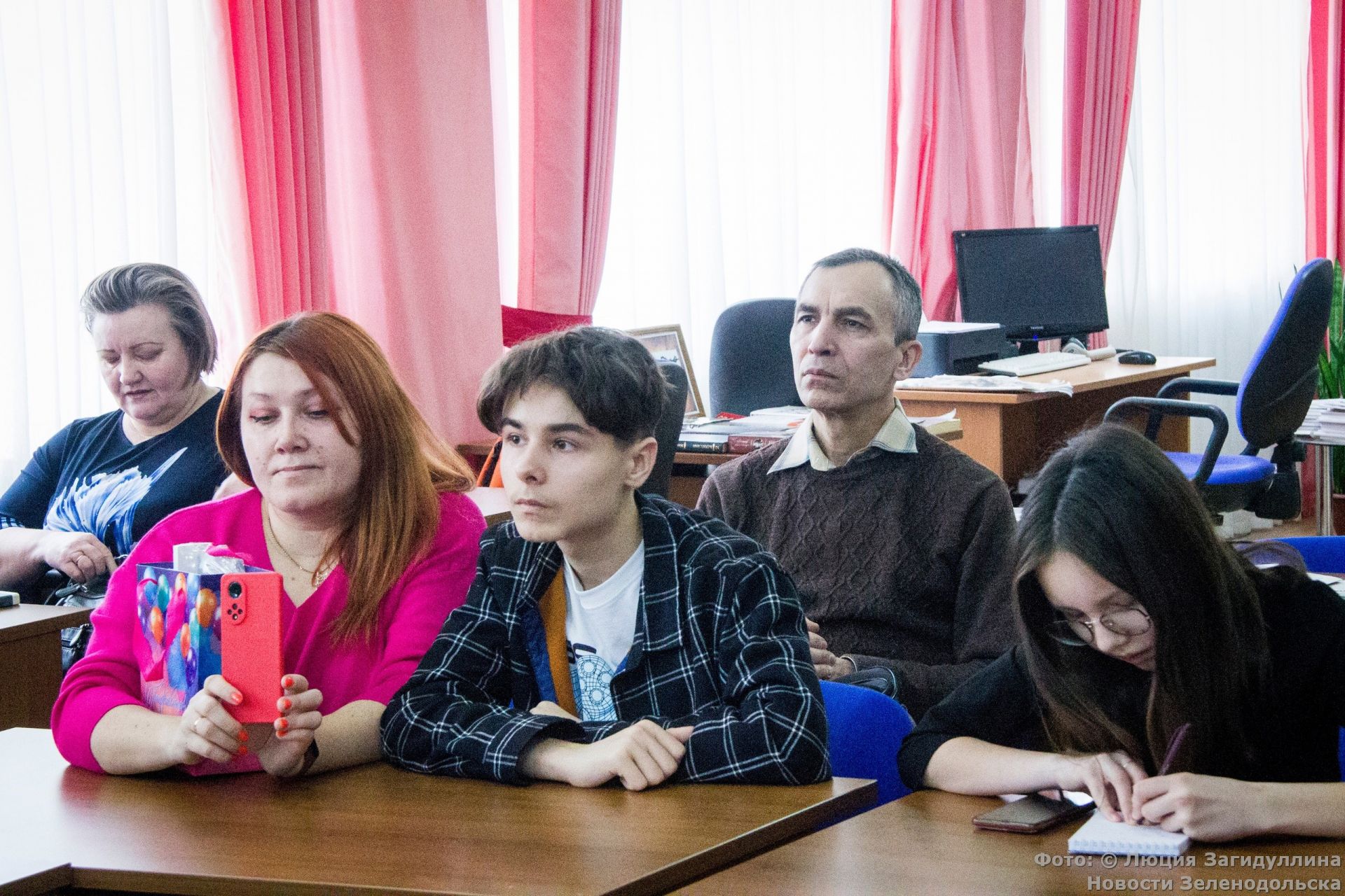В Зеленодольске вышел в свет первый литературно-публицистический альманах «Литературный мост»