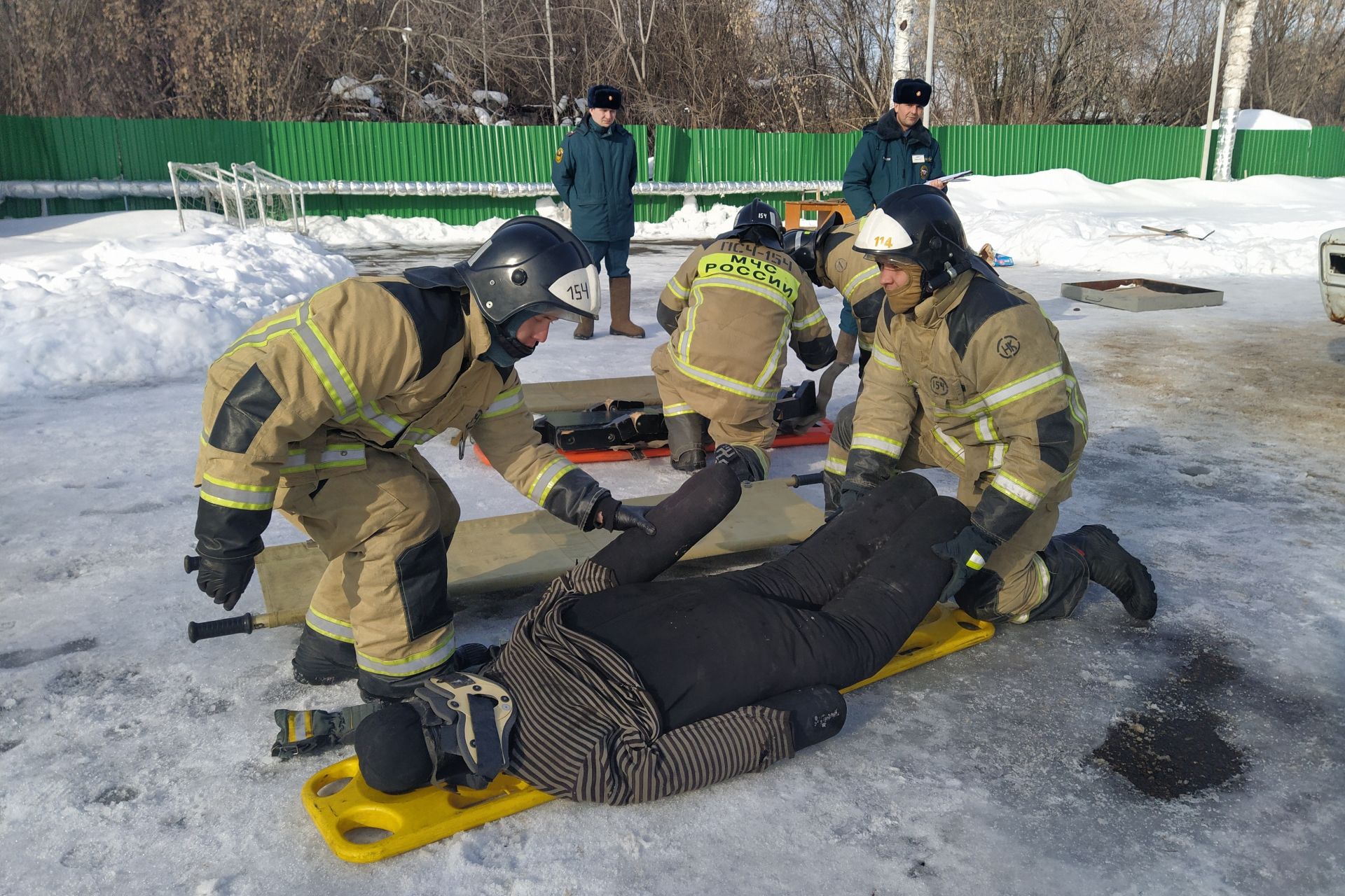 Команда ПСЧ-53 стала победителем соревнований по проведению  аварийно-спасательных работ при ДТП