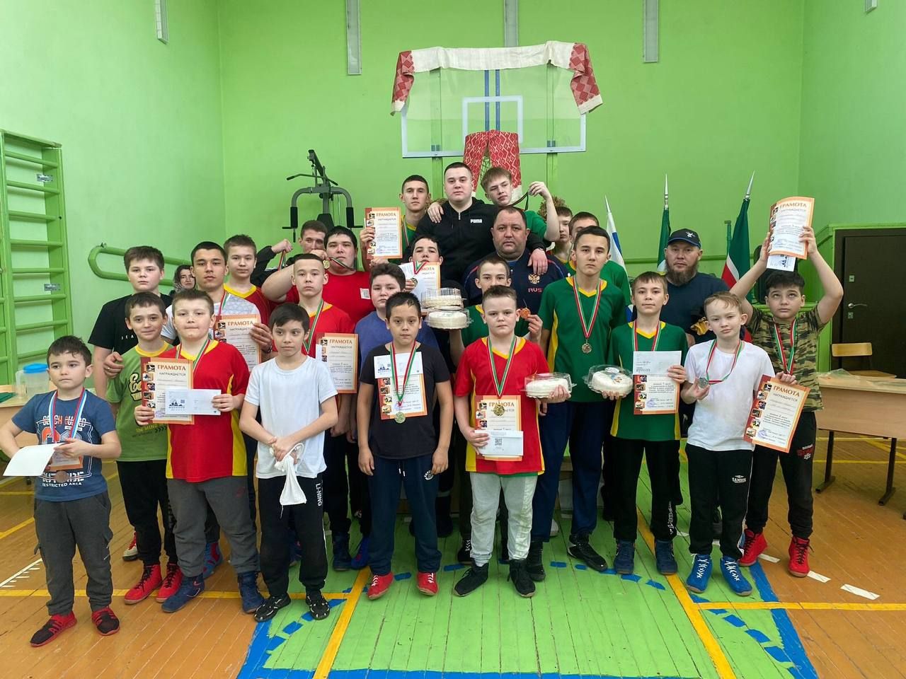 В Зеленодольском районе прошел турнир по национальной борьбе корэш в память знаменитых борцов-батыров Сабантуев