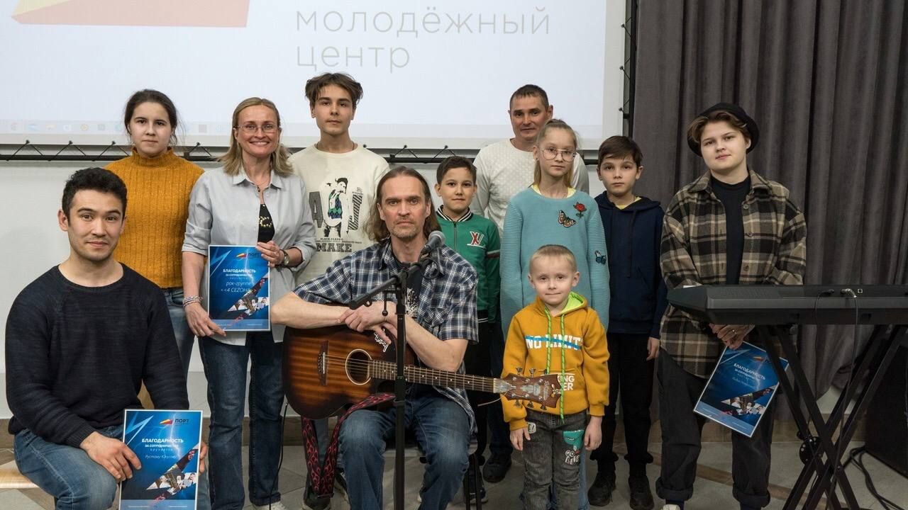 «Легенды рока. Лучшие песни. Часть 2». В МЦ «ПОРТ» состоялся долгожданный «квартирник»