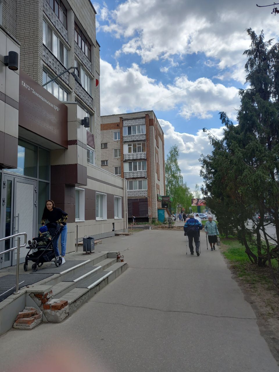 В Зеленодольском районе стартовали работы в рамках республиканской программы «Наш двор»