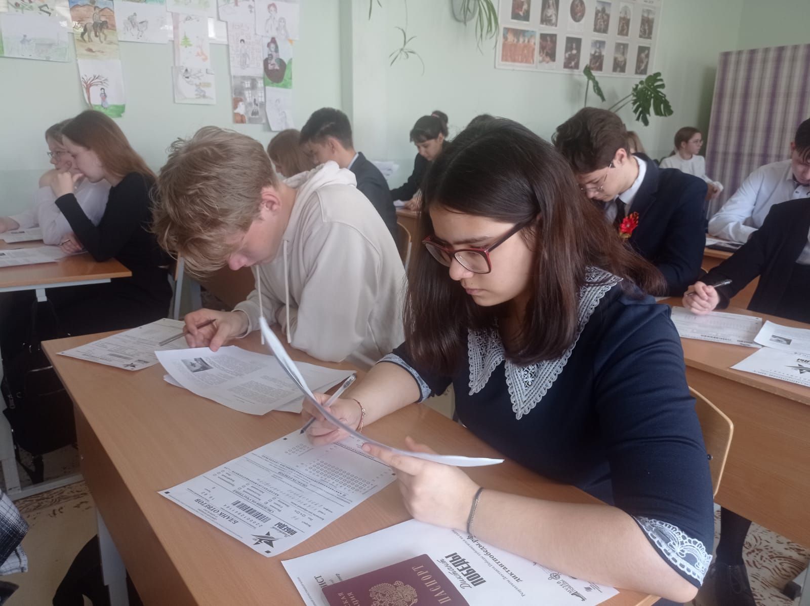 Ученики школы № 15 пишут «Диктант Победы»