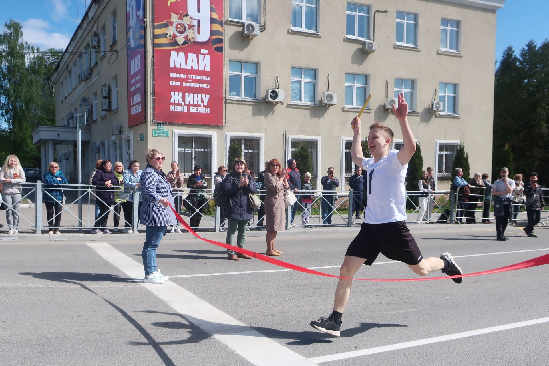 В Зеленодольске состоялась легкоатлетическая эстафета, посвященная 78 годовщине Победы в ВОВ