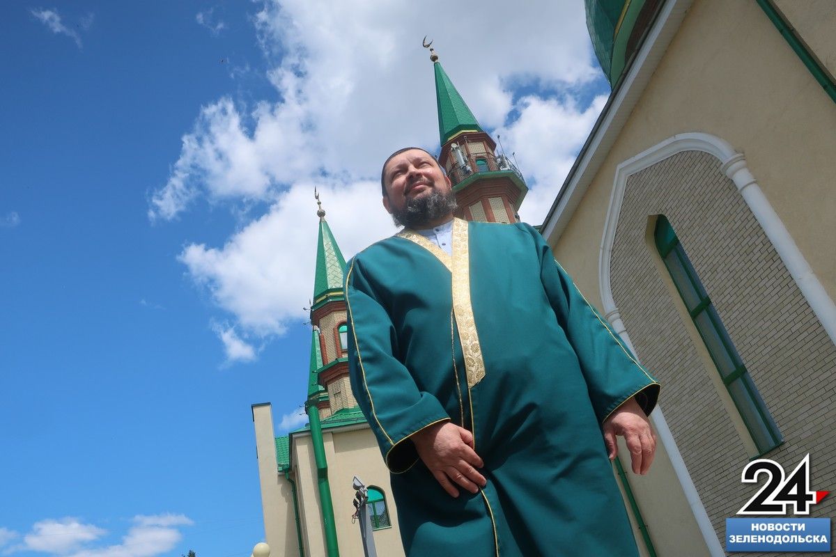 Удивительную историю появления соборной мечети «Джамиг» на улице Гоголя поведал Ильдар-хазрат Гатауллин