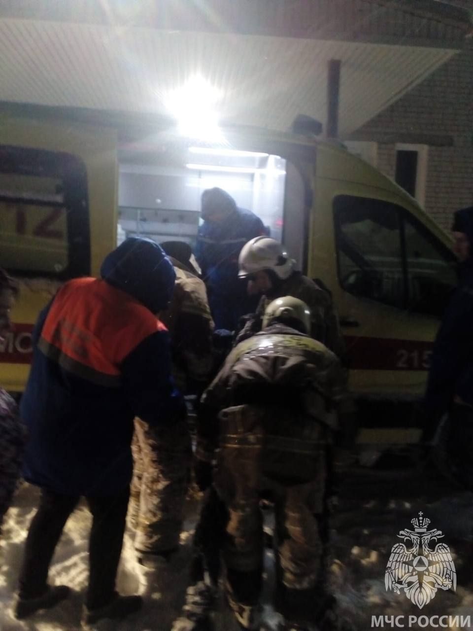Зеленодольские пожарные спасли замерзавшего мужчину