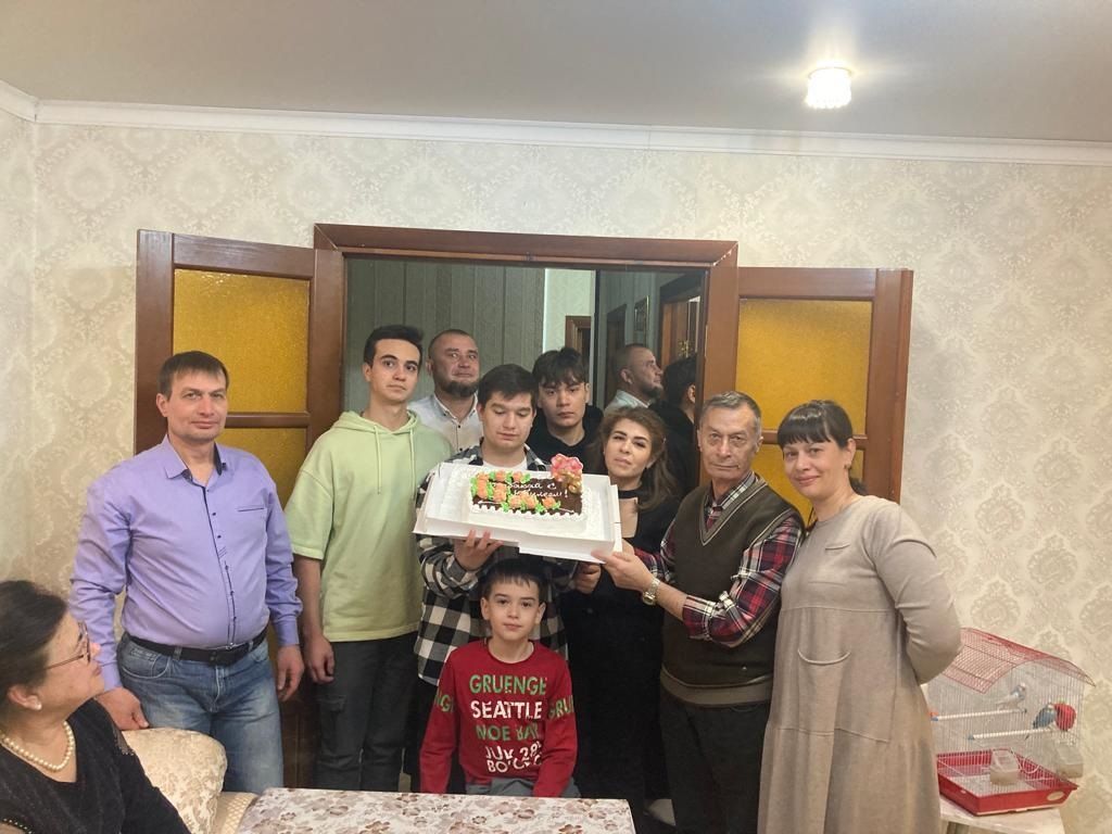 Ринат Шарипов успел поработать шофером и ветеринарным врачом, пожить в Бухаре и Зеленодольске – ему 75 лет