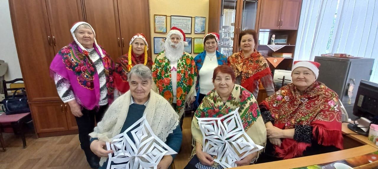 В Осиновском Доме культуры состоялись «Рождественские встречи» с участницами Народного хора ветеранов труда «Ивушка»