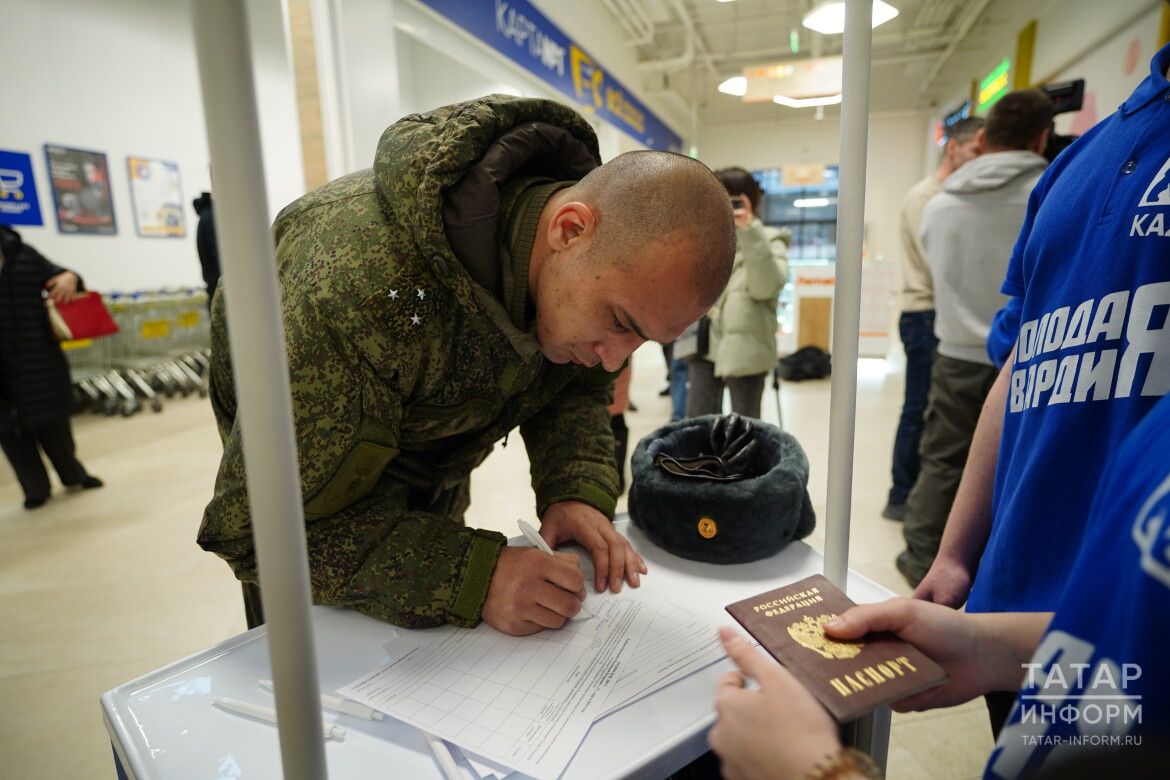 Первую партию подписных листов в поддержку Владимира Путина отправят в Москву