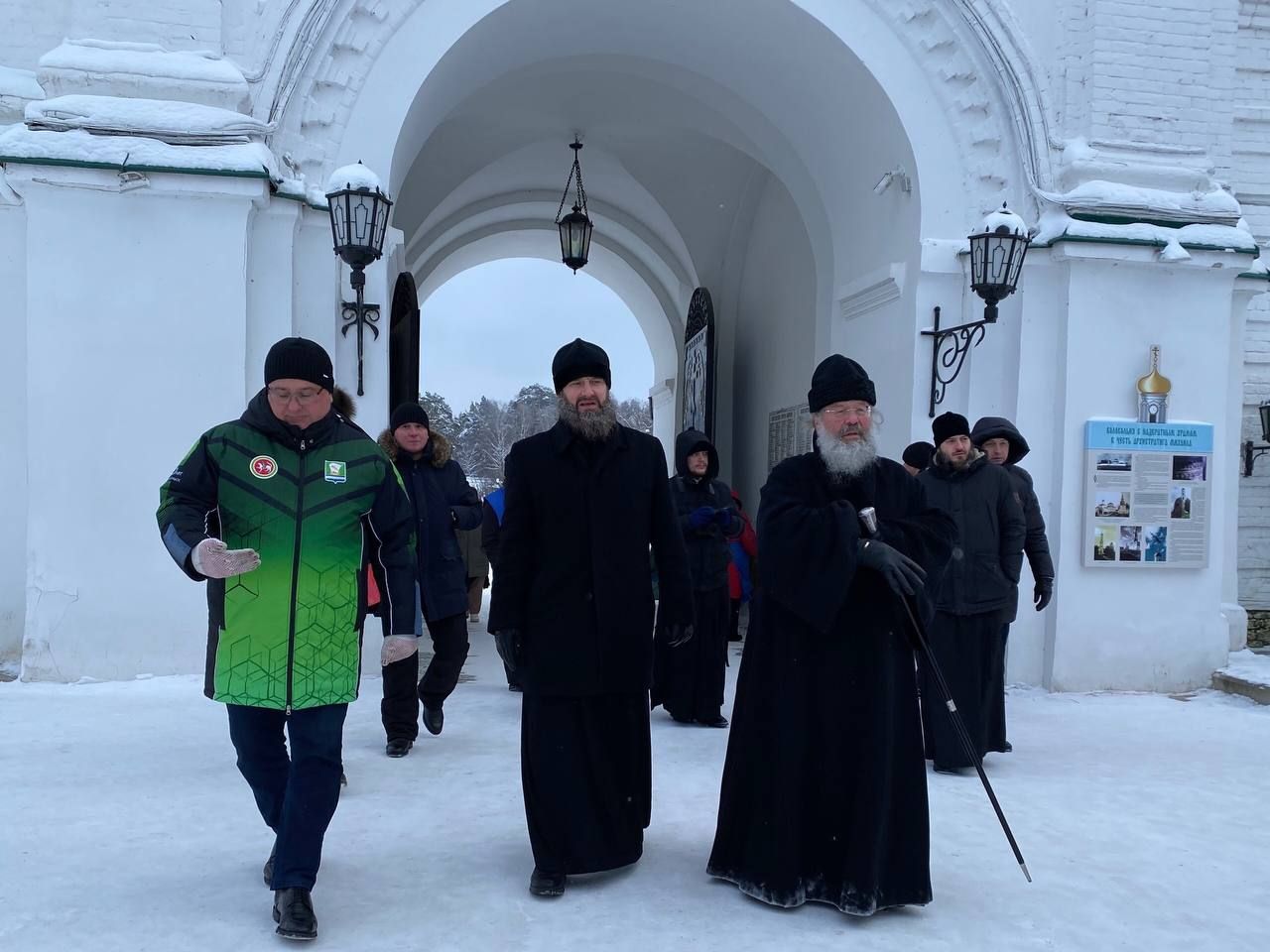 Митрополит Казанский и Татарстанский Кирилл и глава района Михаил Афанасьев посетили Раифу