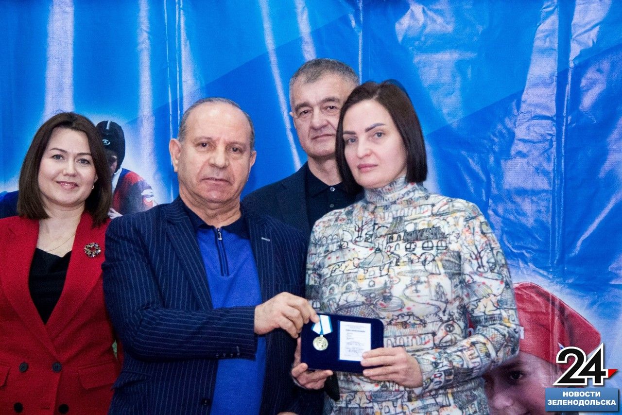 СК «Маяк». Всероссийский турнир по хоккею на траве среди юношей