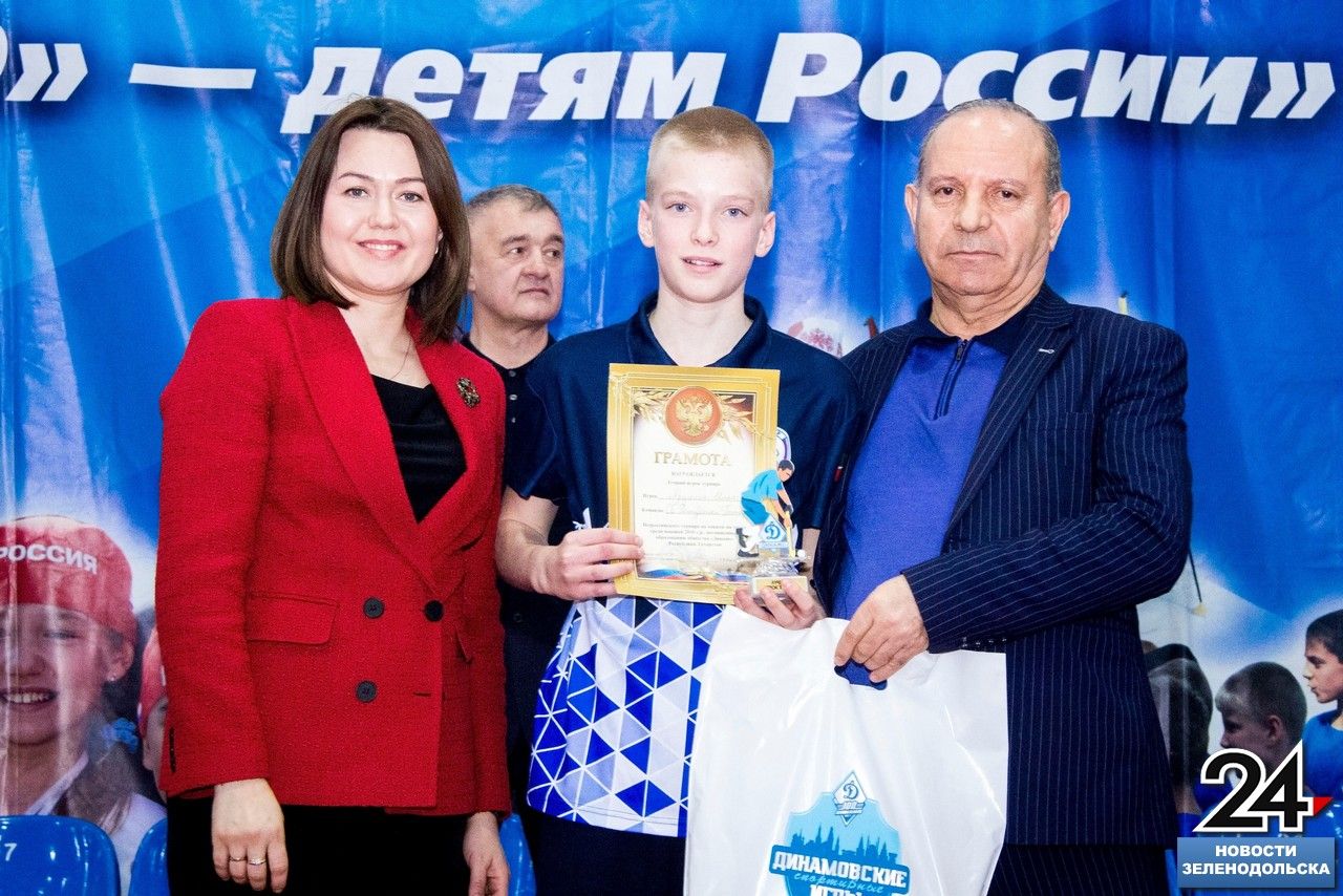 СК «Маяк». Всероссийский турнир по хоккею на траве среди юношей