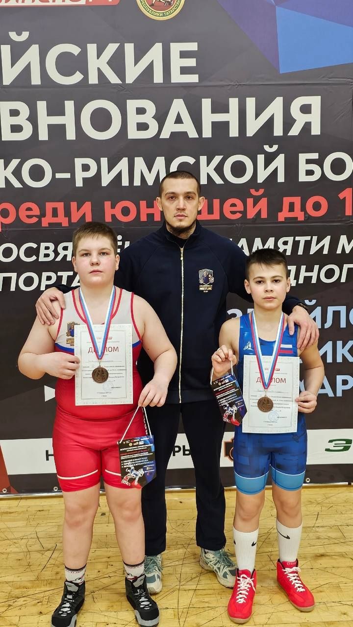 Зеленодольские спортсмены в числе победителей турнира по греко-римской борьбе среди юношей до 16 лет
