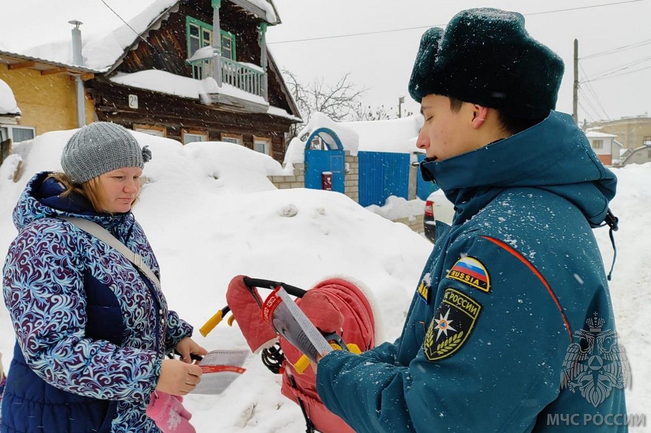 Сотрудники МЧС призывают зеленодольцев соблюдать меры пожарной безопасности