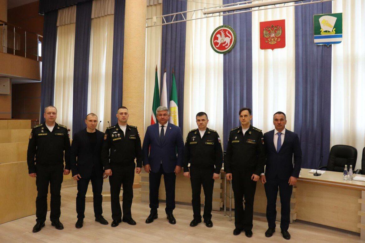 Михаил Афанасьев и командование корабля «Виктор Великий» подписали договор о сотрудничестве