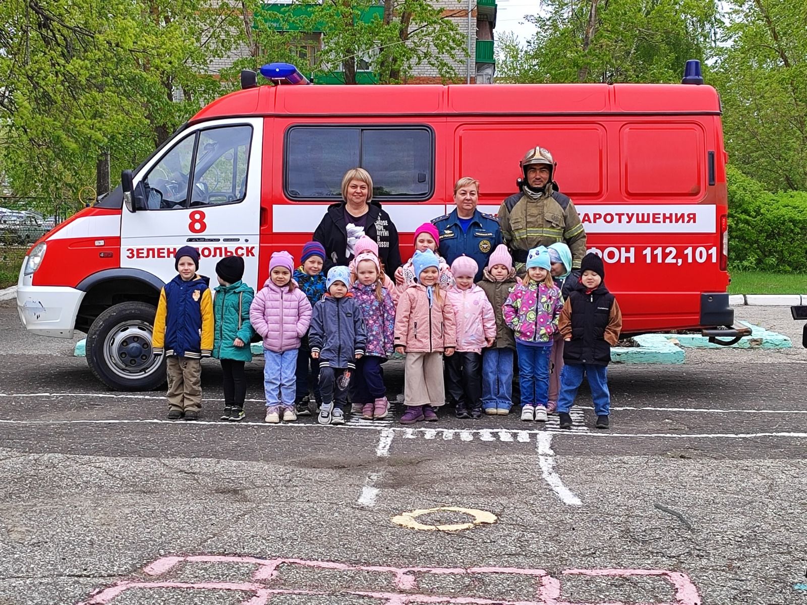 Сотрудники МЧС провели урок по пожарной безопасности в детском саду «Аленушка» города Зеленодольска