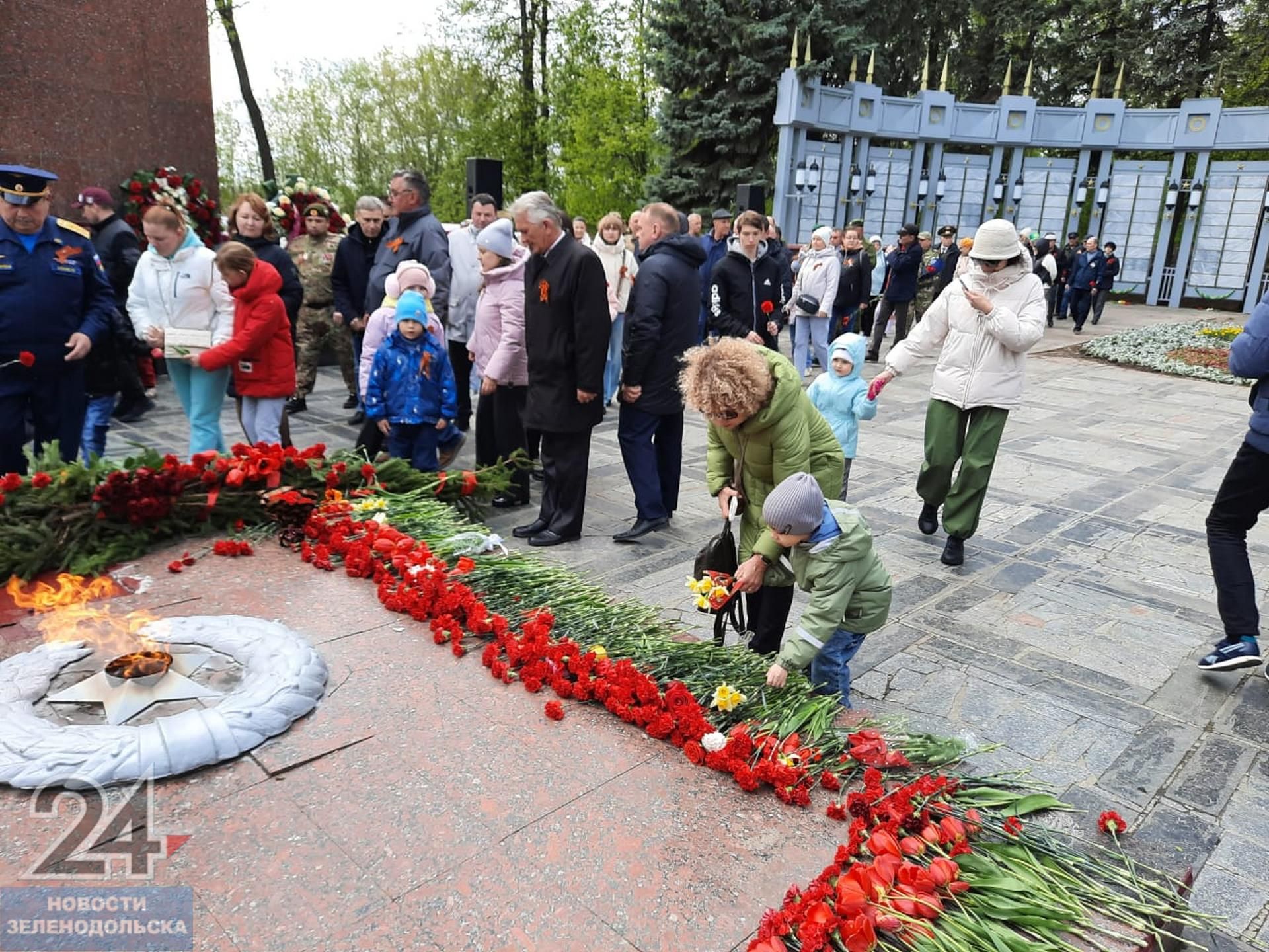 На площади СК «Авангард» начался парад в честь 79 годовщины Великой Победы над фашистской Германией