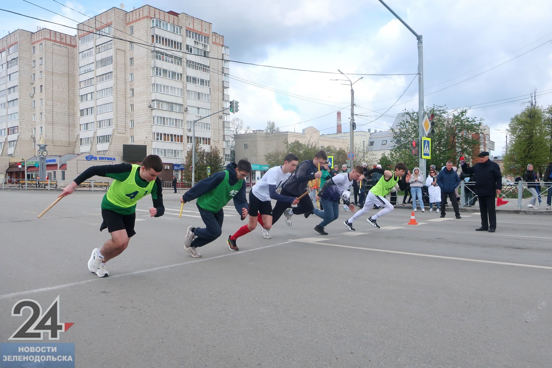Переходящий Кубок эстафеты Победы на призы «Зеленодольской правды» вновь взяла гимназия №3