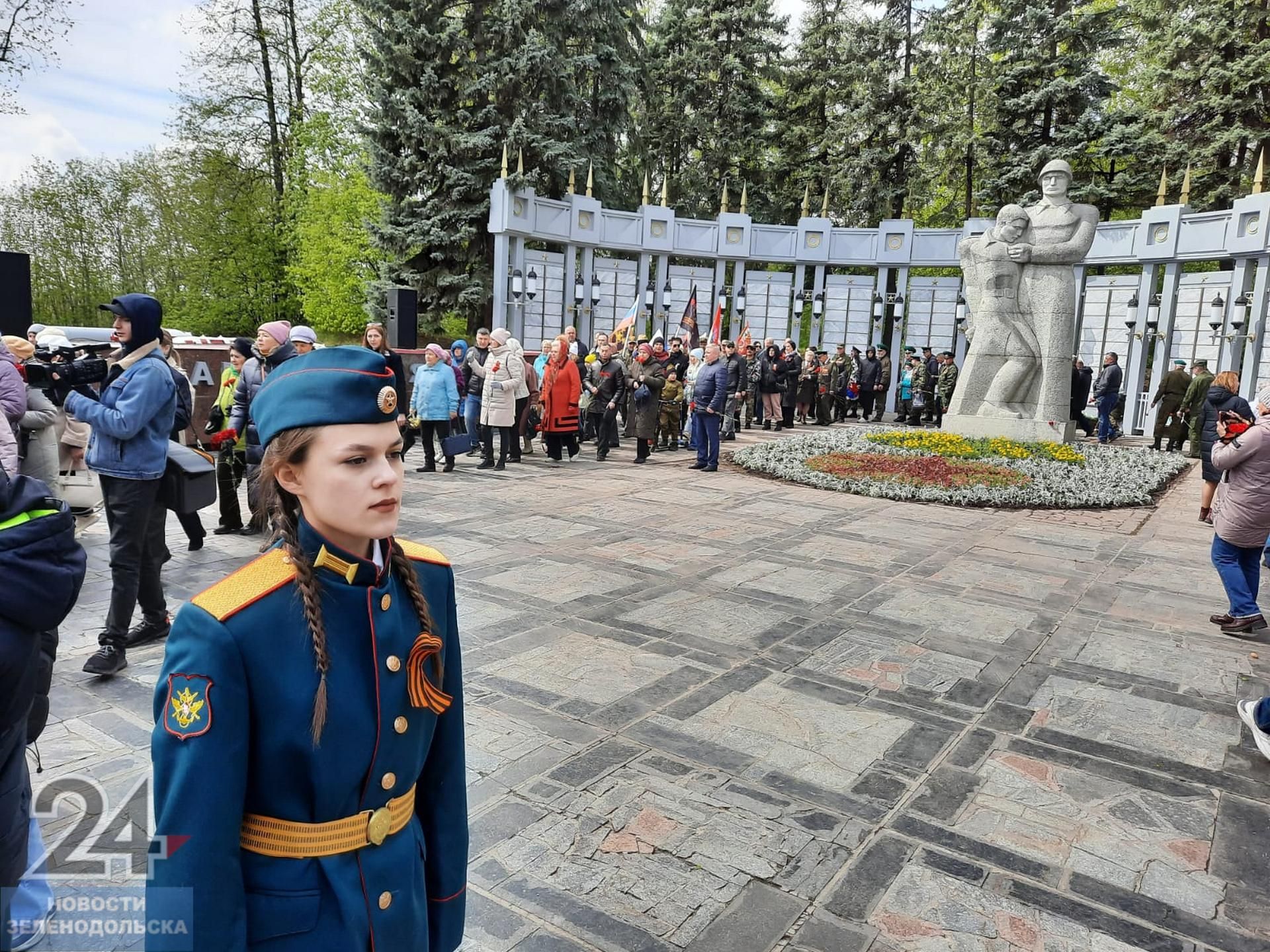На площади СК «Авангард» начался парад в честь 79 годовщины Великой Победы над фашистской Германией