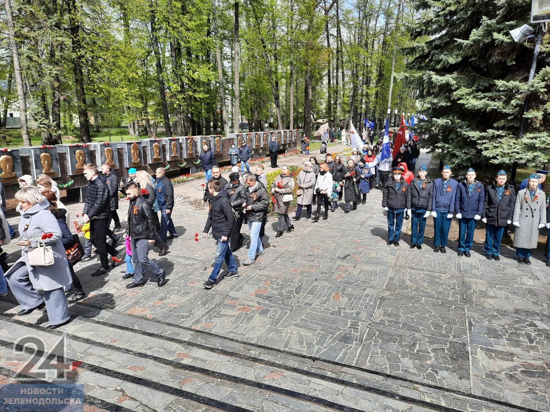 На площади СК «Авангард» начался парад в честь 79 годовщины Великой Победы над фашистской Германией