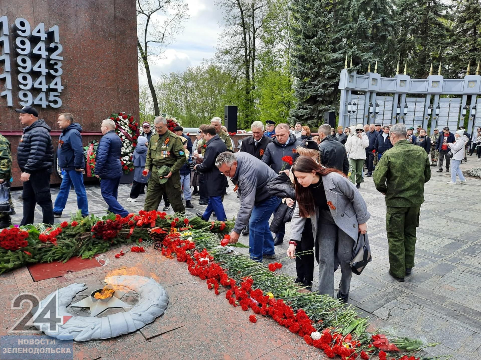 На площади СК «Авангард» начался парад в честь 79 годовщины Великой Победы над фашистской Германией
