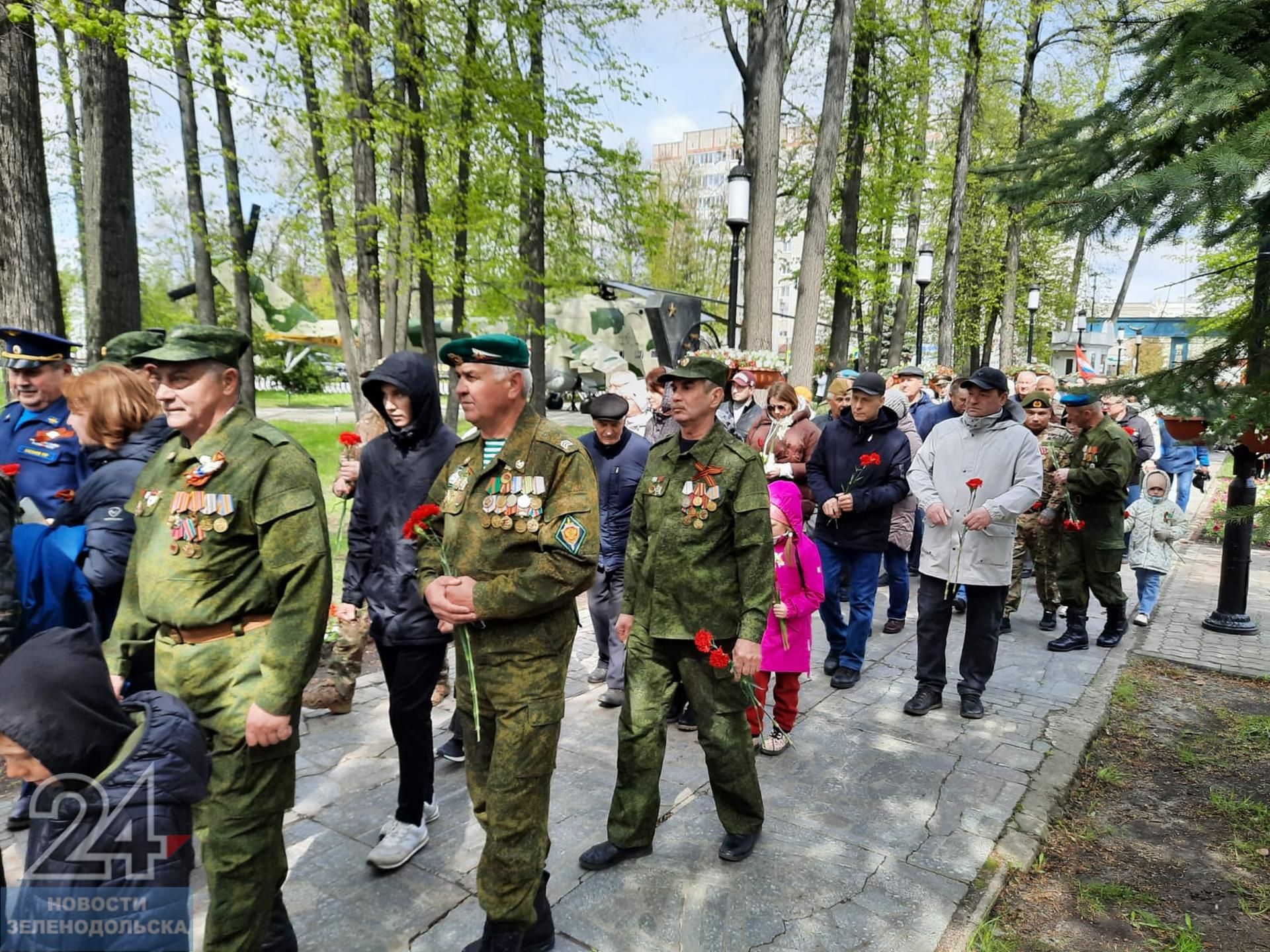 На площади СК «Авангард» начался парад в честь 79 годовщины Великой Победы над фашистской Германией
