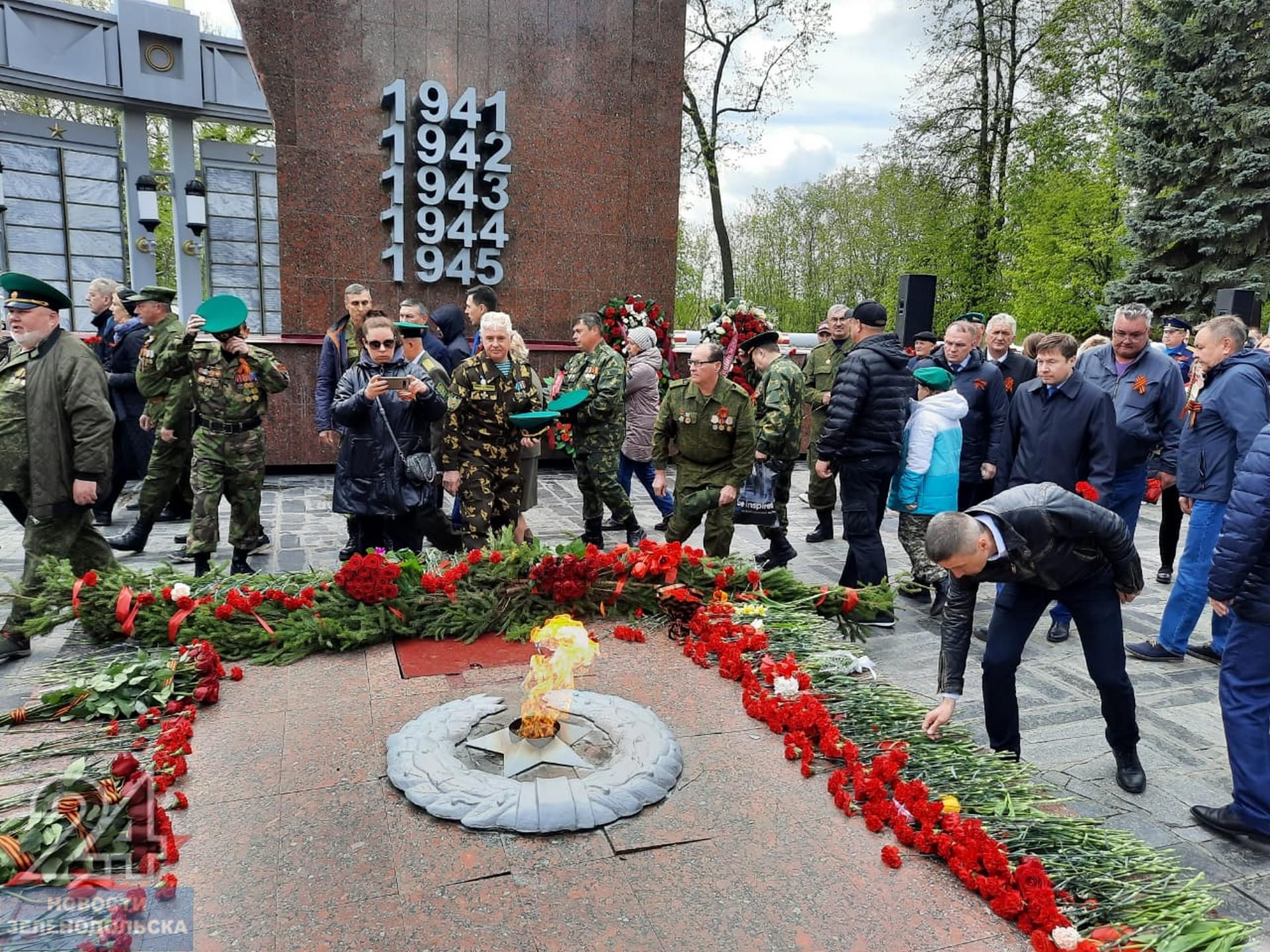 На площади СК «Авангард» начался парад в честь 79 годовщины Великой Победы над фашистской Германией