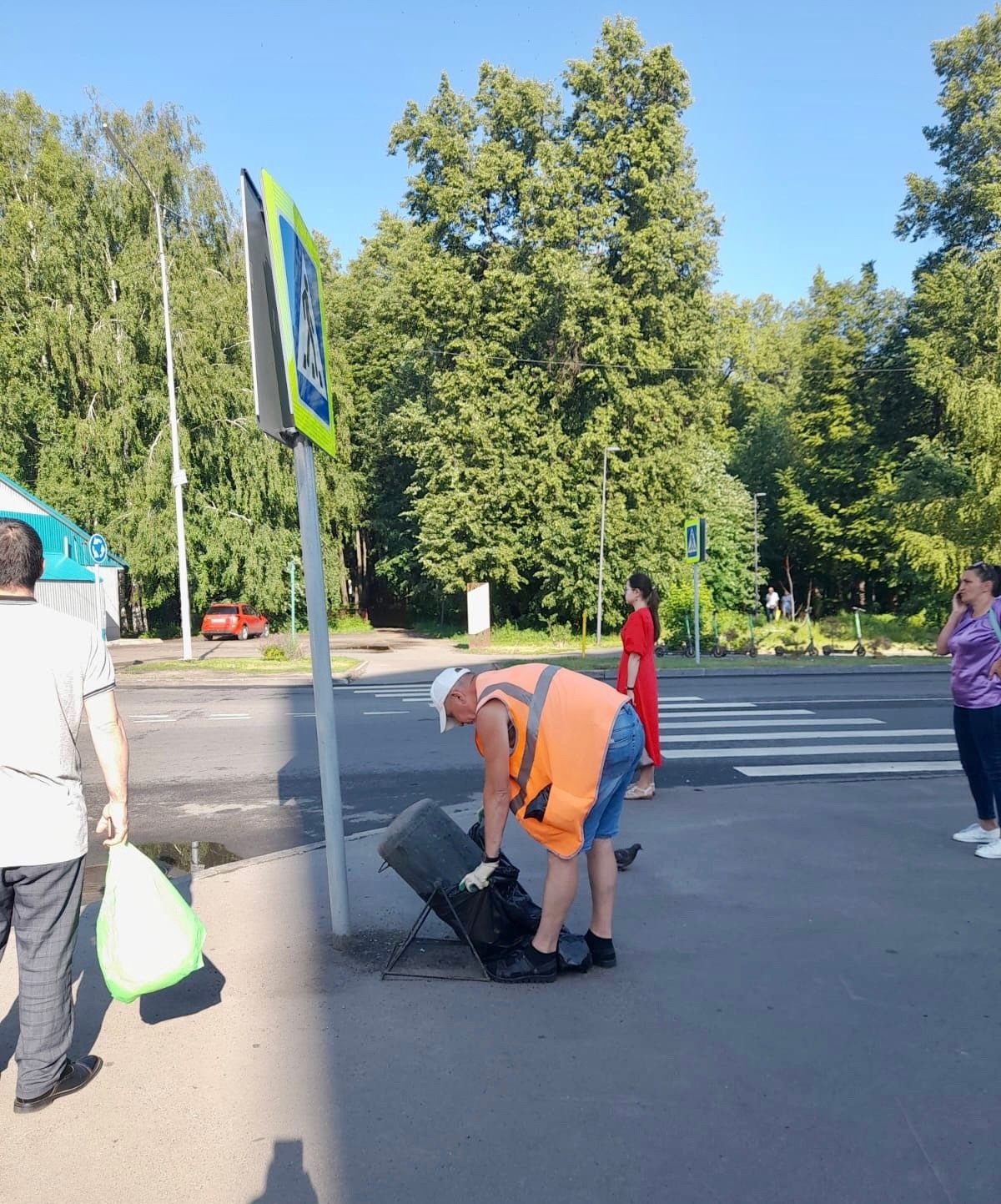 В Зеленодольске ежедневно ведутся работы по очистке города