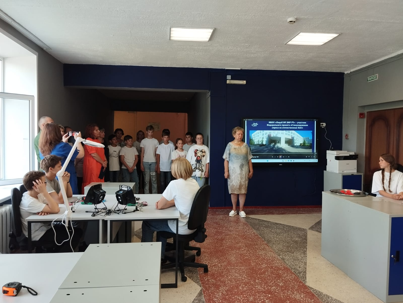 В Зеленодольском лицее №1 открылась площадка по обучению управлением беспилотных летательных объектов