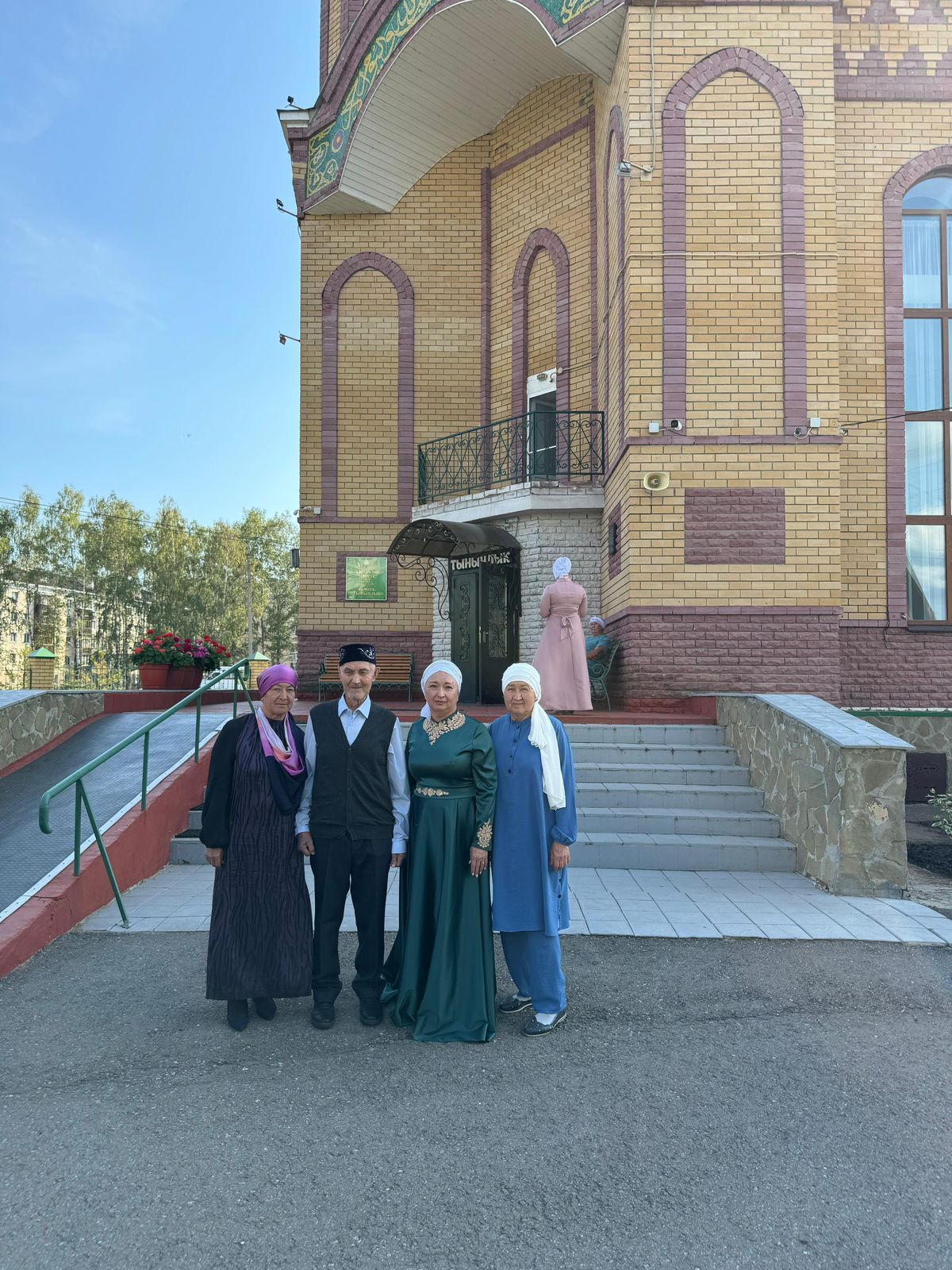95 лет исполнилось Равгату Хамидуллину – жителю Больших Ключей, почетному гражданину села