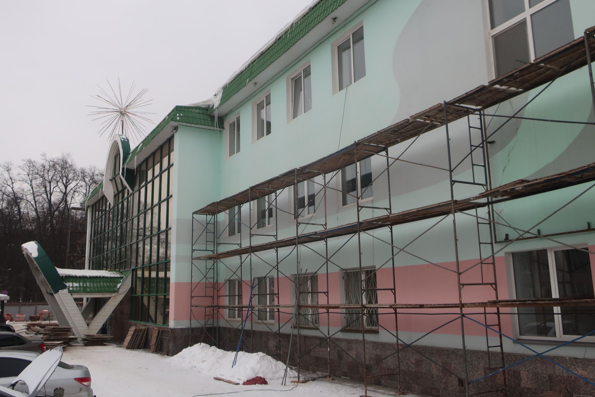 «Падающее крыльцо» ЦКИНТ им. Горького уйдёт в прошлое