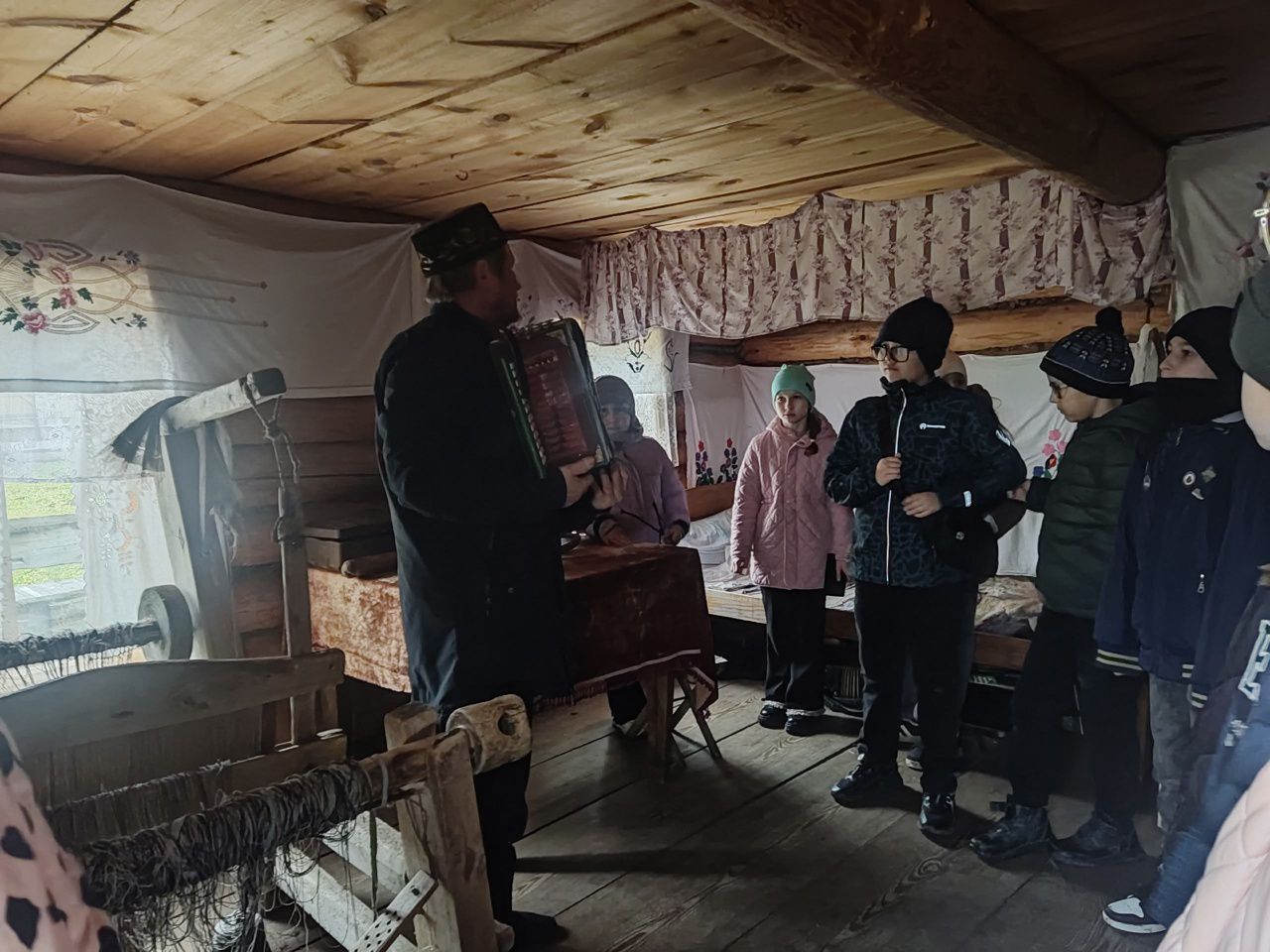 Ученики школы № 16 совершили незабываемую экскурсию в комплекс «Татар авылы»