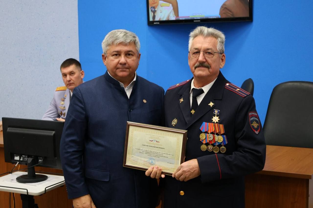 Михаил Афанасьев поздравил сотрудников ОМВД  с профессиональным праздником