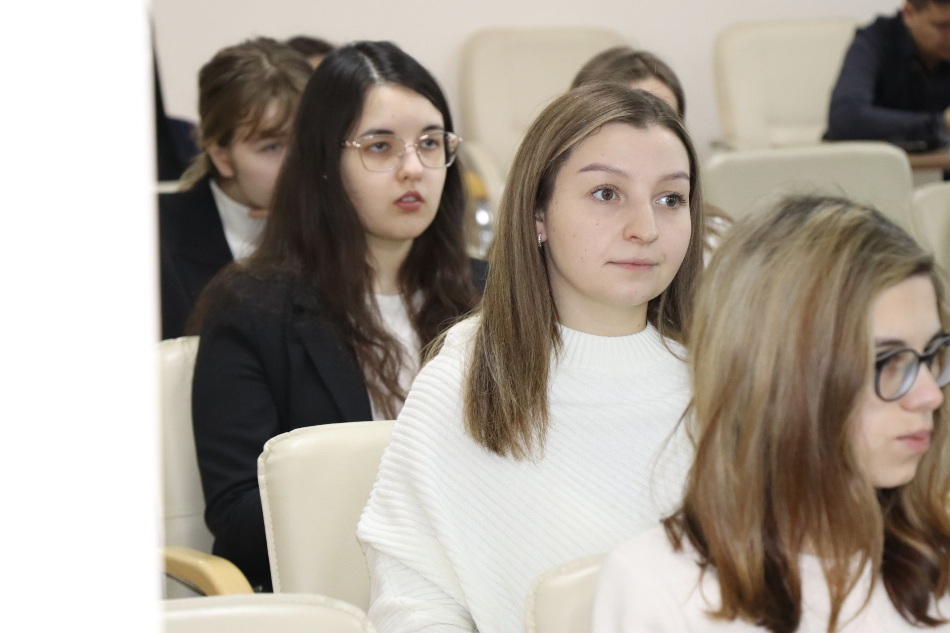 78 сотрудников аппаратов мировых судей прошли стажировку в Минюсте РТ
