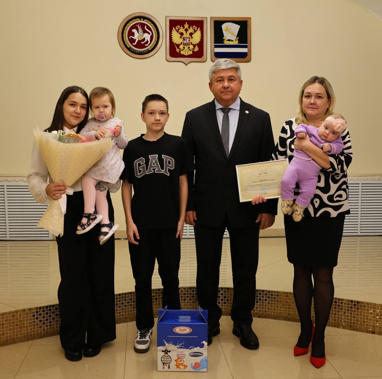 В Зеленодольском ЗАГСе состоялось торжественное мероприятие, посвященное Дню матери
