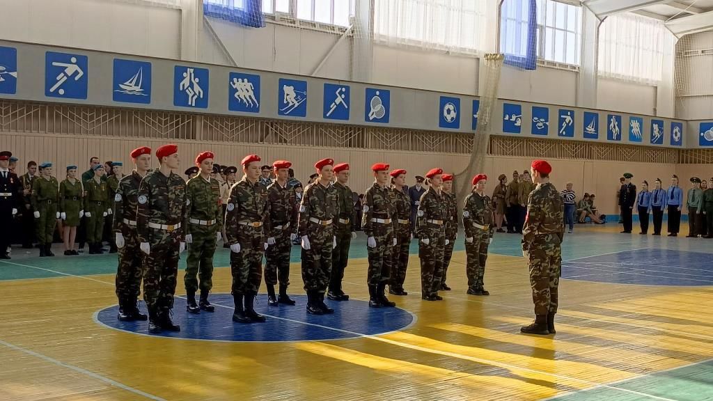 В конкурсе строя и песни победила гимназия № 3