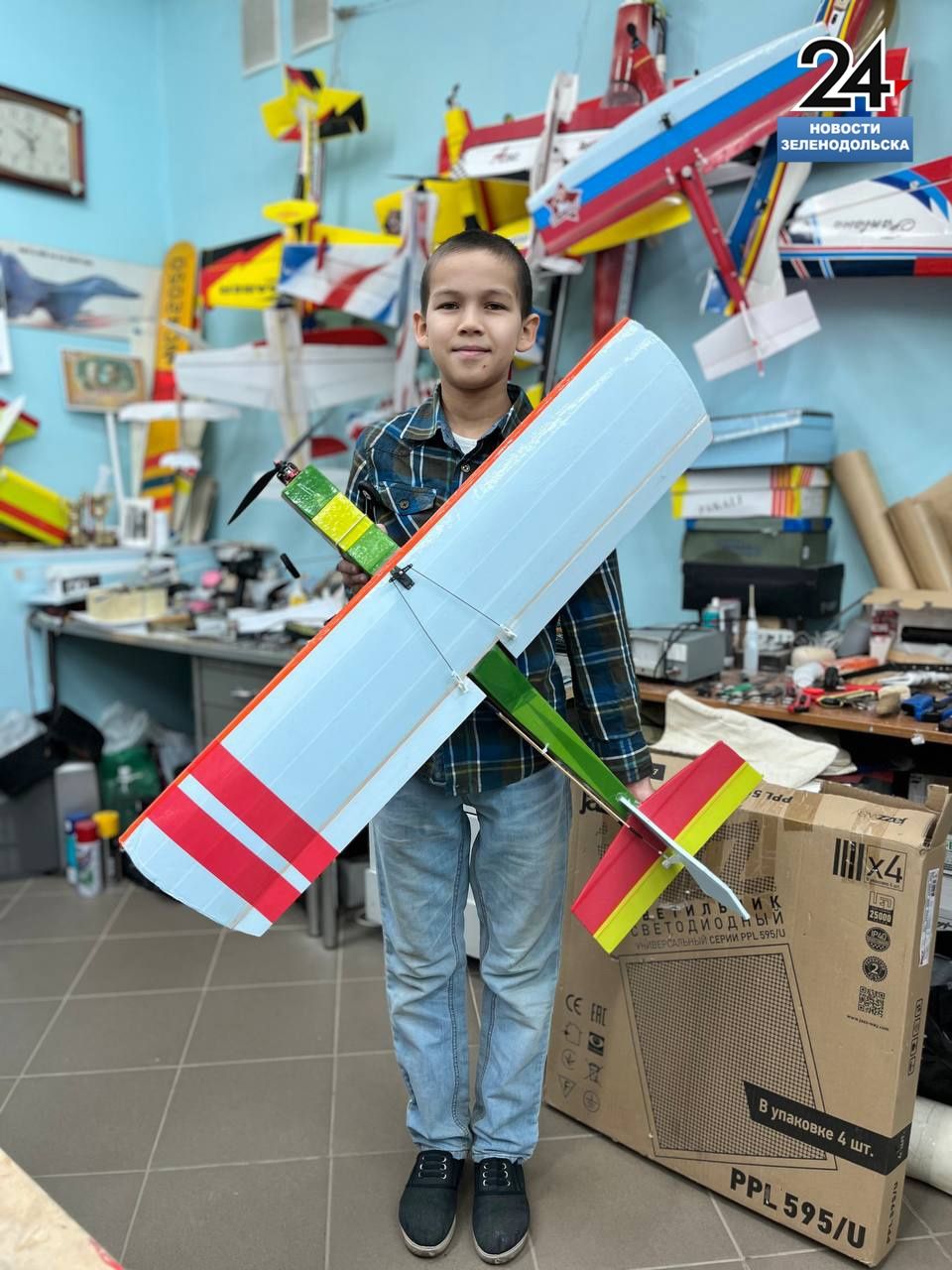 Зеленодольские ребята учатся авиамоделизму в клубе «Исток-Возрождение»