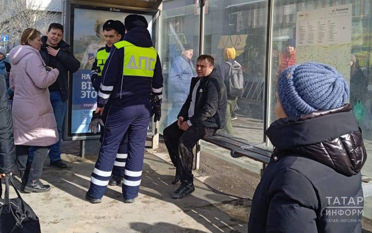 Водителя такси, сбившего 11 человек в Казани, арестовали на 15 суток