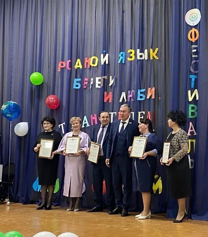 В школе № 15 прошел фестиваль «Родной язык береги и люби, будь патриотом своей страны!»
