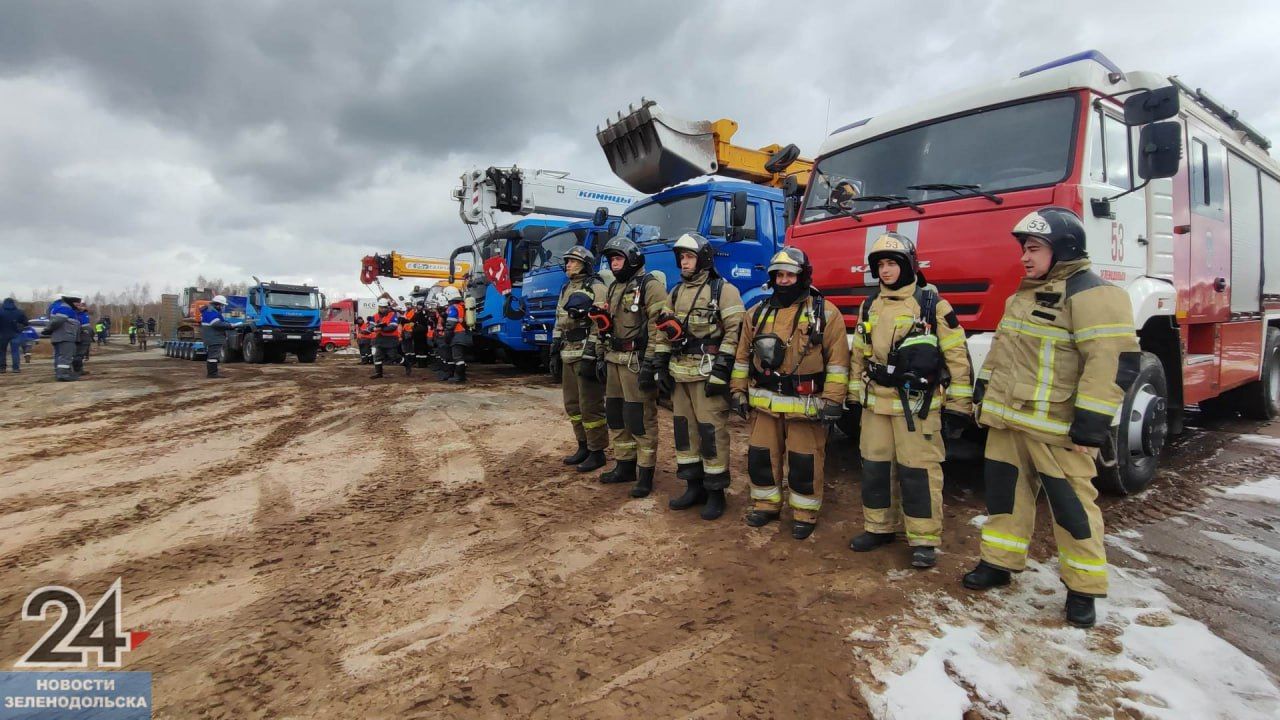 Зеленодольские пожарные учились ликвидировать аварию на газопроводе