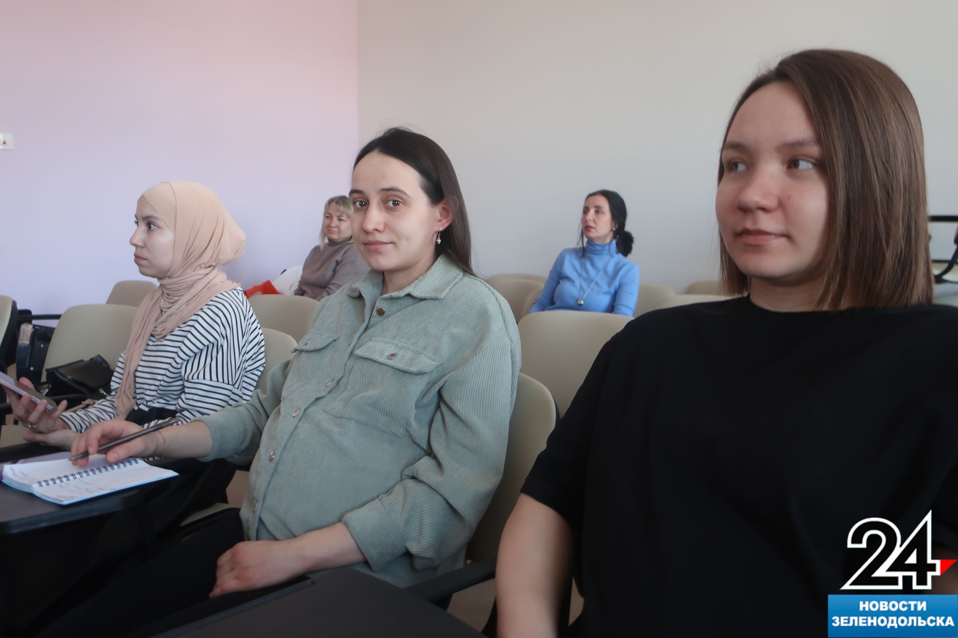 В Зеленодольской детской поликлинике будущие мамочки получают ответы на волнующие их вопросы.