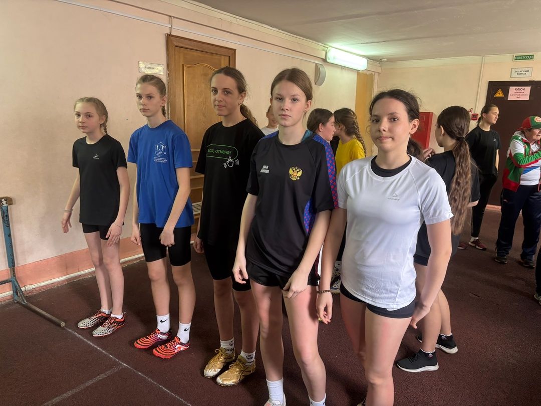 В Зеленодольске прошёл открытый турнир по лёгкой атлетике среди юношей и девушек памяти Милены Малюшкиной