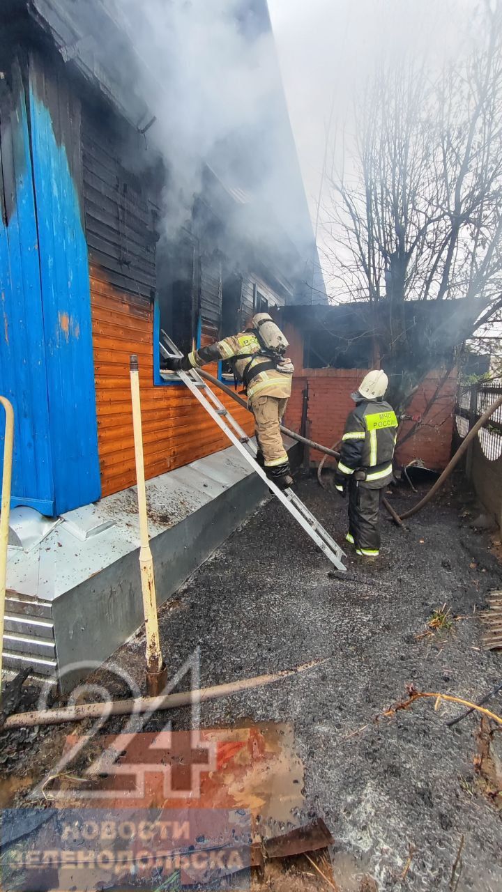 В Зеленодольске пожилая мать с сыном погибли на пожаре в частном доме