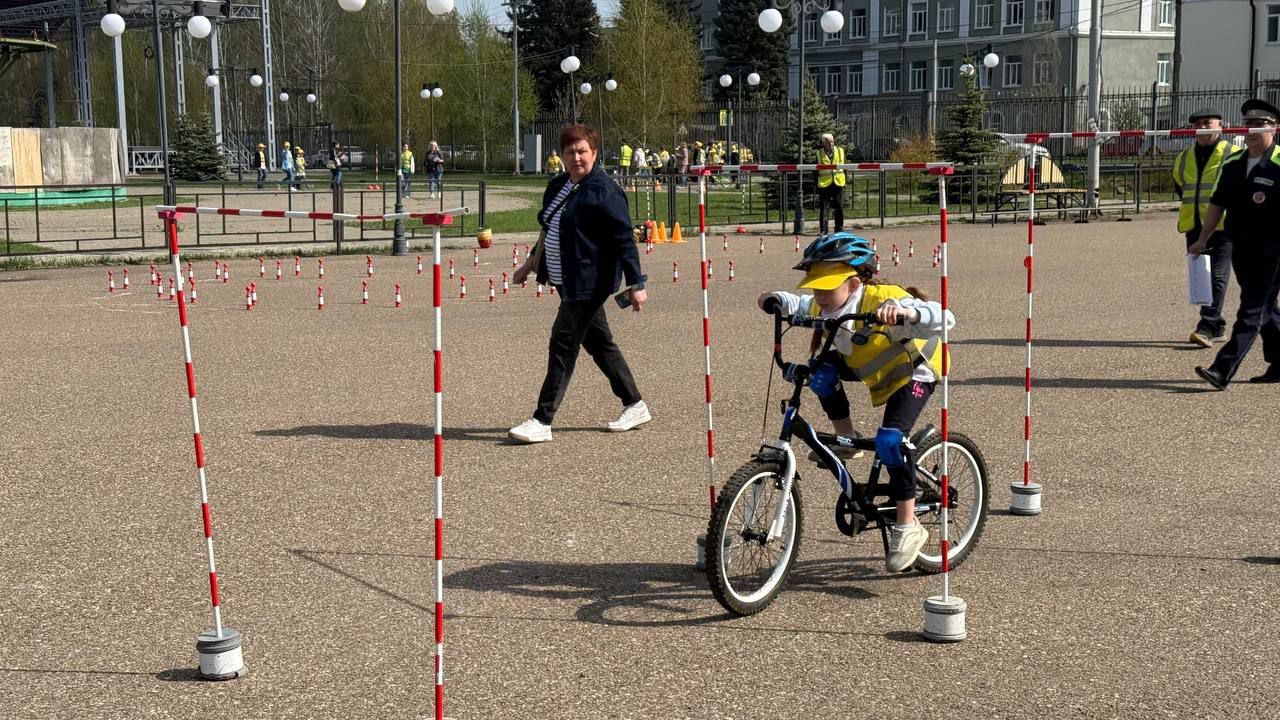 В конкурсе «Безопасное колесо» участвовали команды 22 школ Зеленодольского района