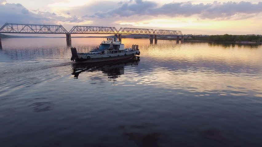 Сегодня начала работу паромная переправа Зеленодольск — Нижние Вязовые