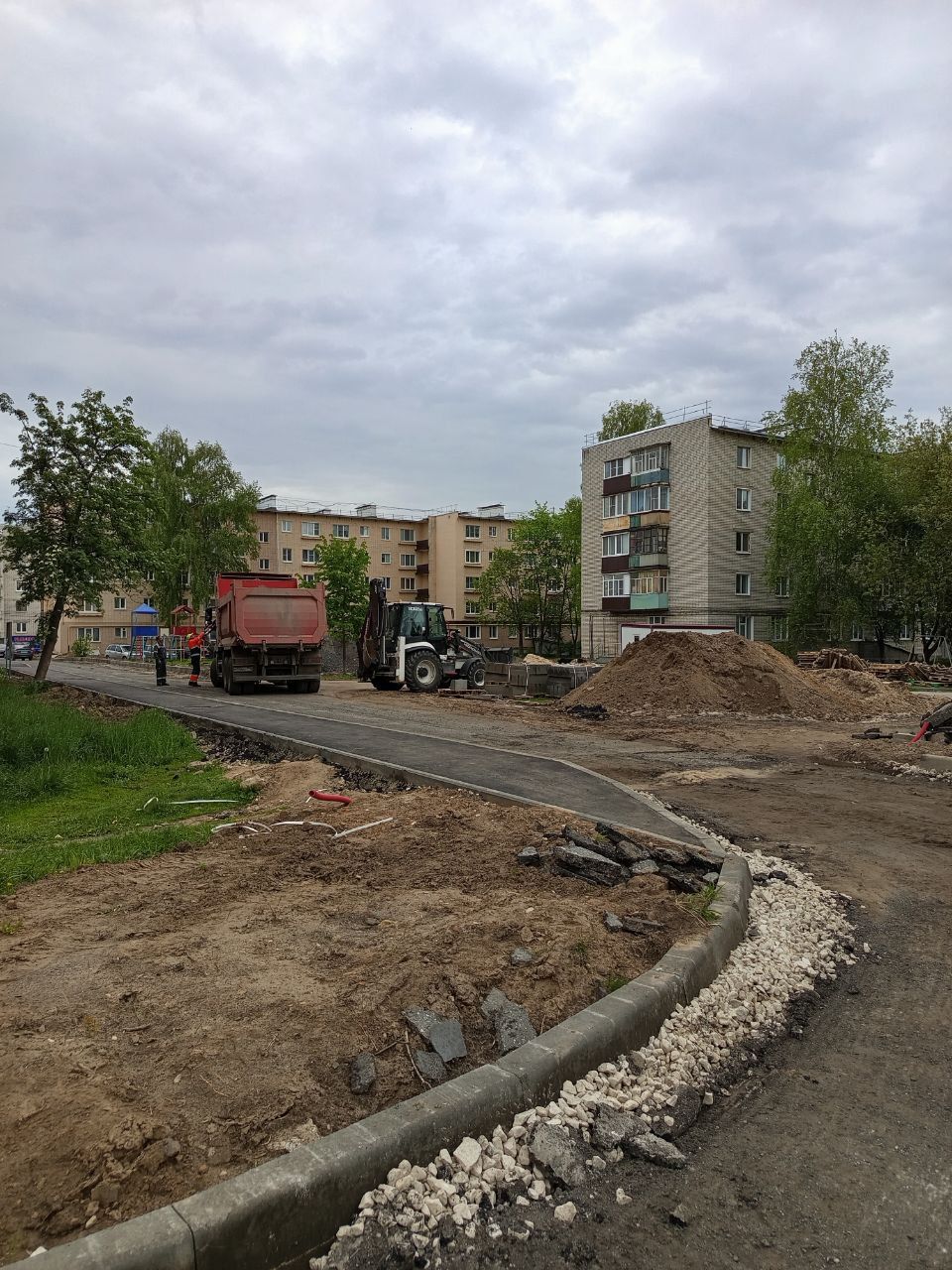 Городские дворы преображаются в рамках республиканской программы «Наш двор»