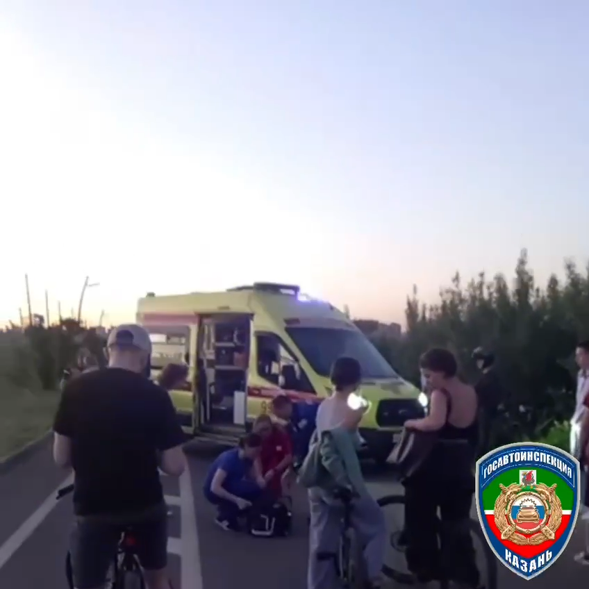 В Казани столкнулись велосипедист и электросамокатчик: оба оказались в больнице