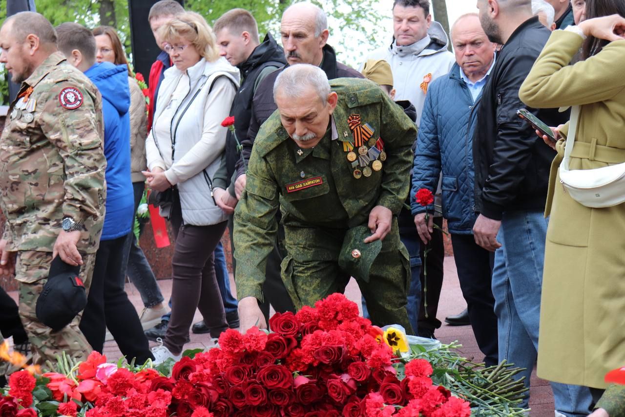 По улицам Зеленодольска проходит шествие к Парку Победы