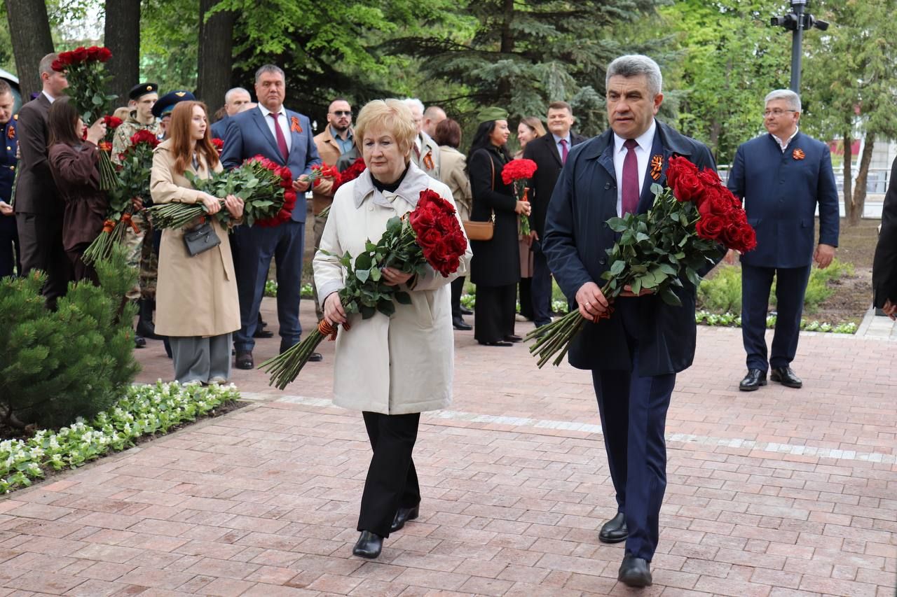 По улицам Зеленодольска проходит шествие к Парку Победы